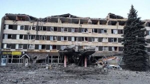 500 rus hərbçisinin olduğu bina vuruldu: ölənlər var