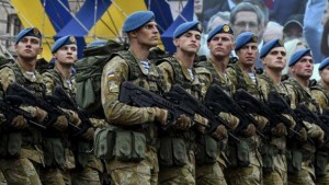 ABŞ-ın yardımı: Ukrayna yeni ordu yaradacaq!