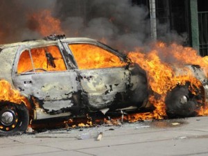 Abşeron rayonunda avtomobil yandı