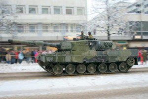 Adı açıqlanmayan bir ölkə Ukrayna üçün 50 tank aldı