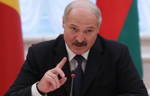 Amansız döyüş gedir – Lukaşenko