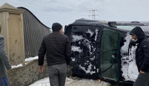 Bakı-Quba-Rusiya yolunda avtomobil aşdı: yaralı var