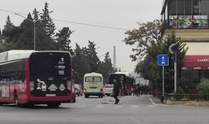 Bu küçədə avtobus zolağı zəbt edildi – Foto