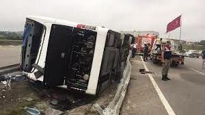 Çanaqqalada avtobus aşdı: 17 yaralı