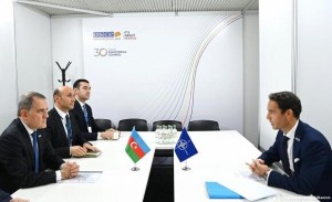Ceyhun Bayramov NATO rəsmisi ilə görüşdü