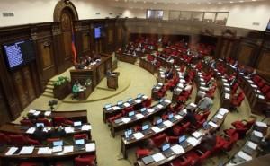Erməni deputat mandatdan imtina edir