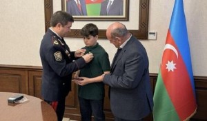 Fədakar polisin medalı ailəsinə təqdim edildi – Foto
