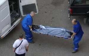 Həbs edilən 29 yaşlı oğlan təcridxanaya aparılarkən öldü