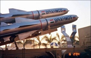 Hindistan “Brahmos” raketini sınaqdan keçirdi