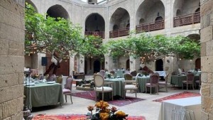 İçərişəhərdə tarixi abidədə bahalı restoran – Qiymətlər