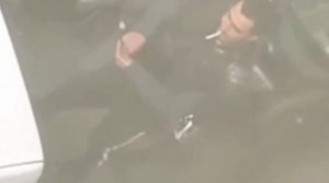 İran polisi narkotik istifadə edərkən… – Video