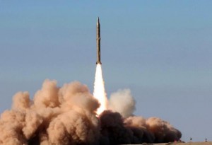 İran uzaqmənzilli ballistik raketini sınaqda keçirdi