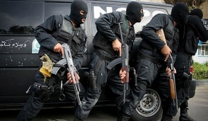 İranda iki polis zabiti öldürüldü