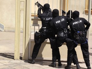 İranda polis patrulu atəşə tutuldu