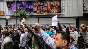 İranda yeni etiraz: Rejimin şah damarını belə kəs!