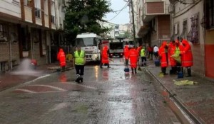 İstanbulda sel: Azərbaycanlının evi su altında qaldı