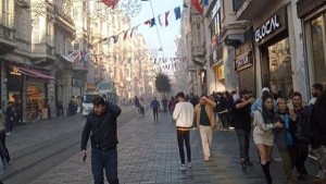 İstanbulun mərkəzində partlayış: yaralılar var
