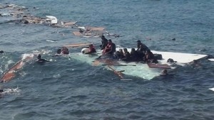 İtaliyada miqrantları daşıyan gəmi batdı: 34 ölü