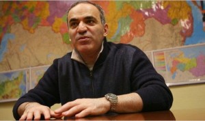 Kasparovun simasızlığı: İndi də Əliyevin xidmətini dandı