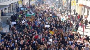 Londonda aksiya: Maaşlar artsın, ödənişlər azalsın!