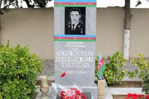 Mübariz İbrahimovun məzarı ziyarət edildi – Foto