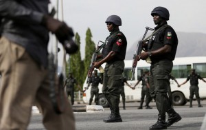 Niger ordusu prezident sarayına irəliləyir