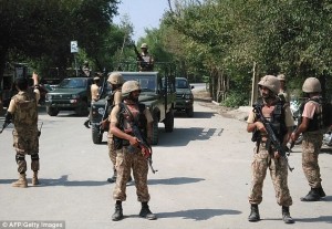 Pakistan ordusundan əməliyyat: 8 silahlı məhv edildi