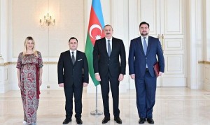 Prezident Moldovanın yeni səfirini qəbul etdi