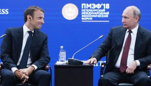 Putin Emmanuel Makrona cavab verdi