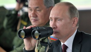 Putin snayper tüfəngindən atəş açdı – Video