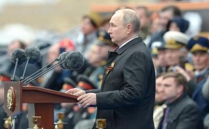 Putin yalnız bir dili başa düşür – “Blumberq”