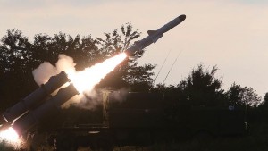 Rusiya bu raketləri Ukrayna sərhədinə gətirdi