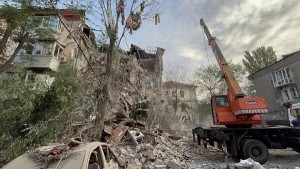 Rusiya Ukraynada yaşayış binalarını vurdu