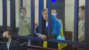 Saakaşvili ona kömək edən prosedurlardan imtina edir