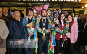 Şahmat üzrə dünya çempionları Vətənə döndülər – Foto