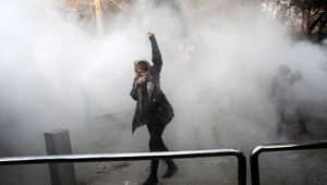 Tehran yenə qarışdı: polislə nümayişçilər toqquşdu