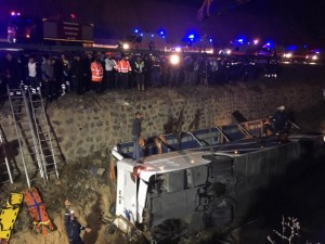 Türkiyədə ağır yol qəzası: 3 ölü, 45 yaralı