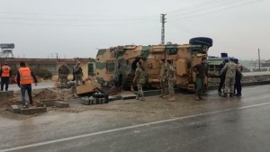 Türkiyədə hərbi maşın aşdı: 6 əsgər yaralandı