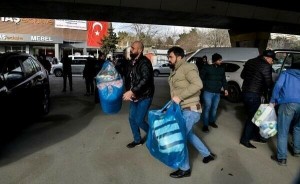 Yardım yüklü 4 TIR Türkiyəyə yola salındı – Video