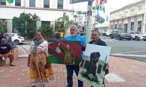 Yeni Kaledoniyada “Dəmir Yumruq” plakatları… – Video